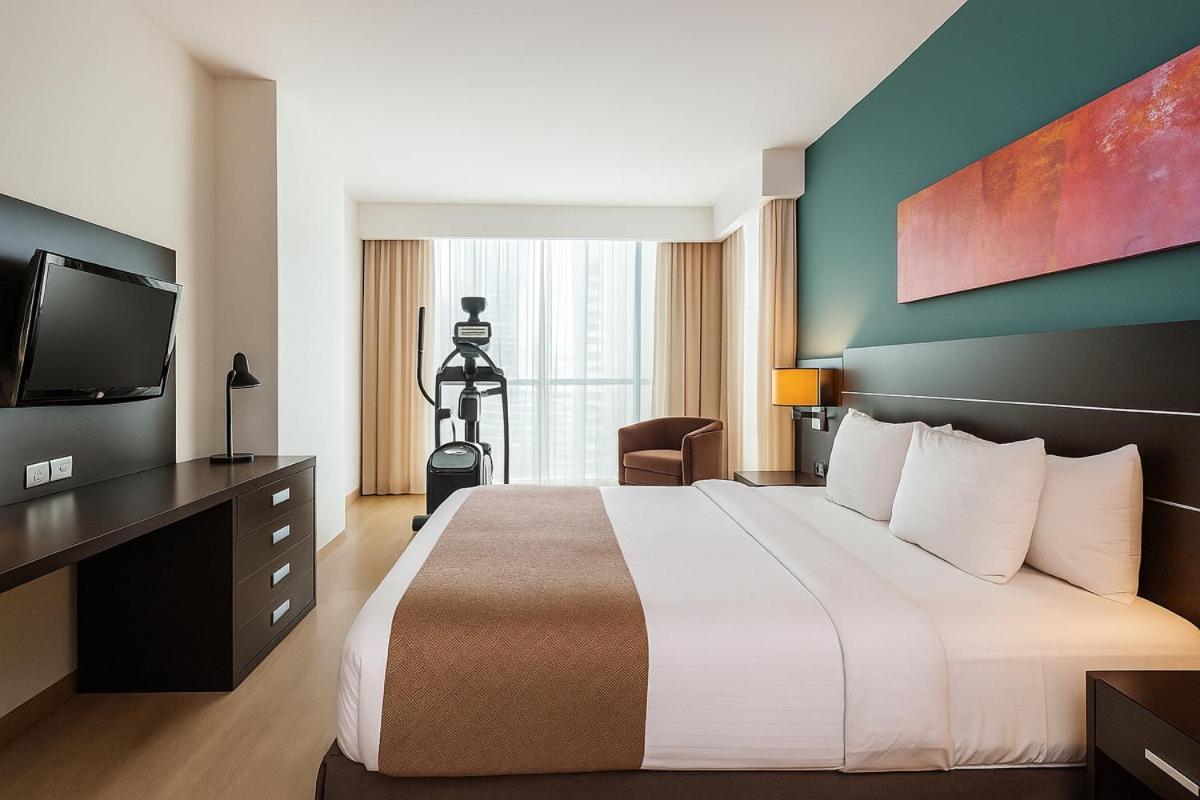 Hotel Tryp By Wyndham Centro 4*