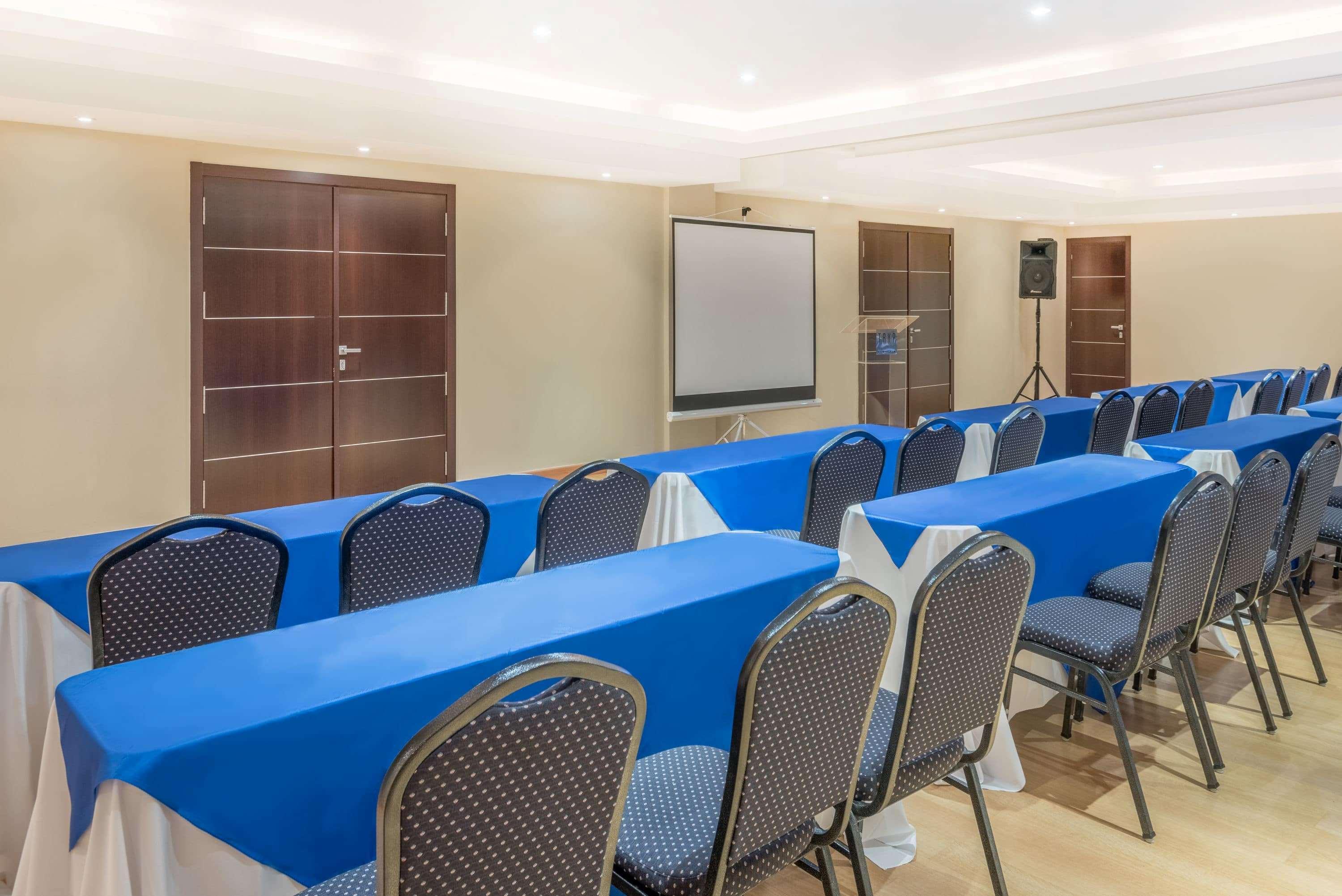 Tryp By Wyndham Centro Hotel 4*